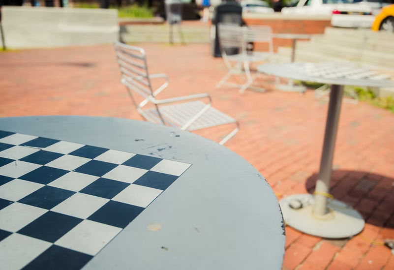 What Outdoor Furniture is Ideal for Hot Climate Tables & Chairs for Prince Seating